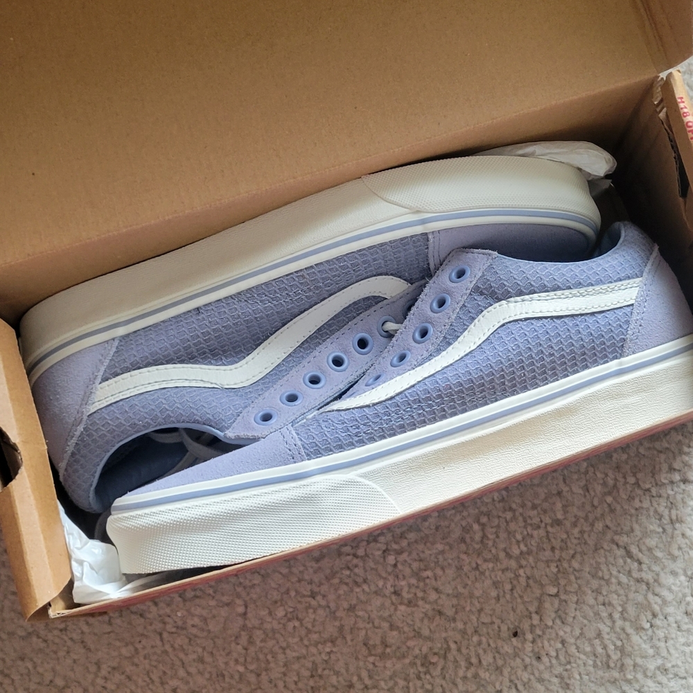 Vans - Picture 6 of 7